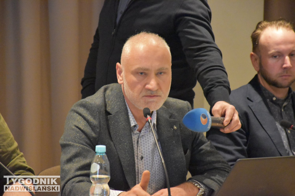 Sesja likwidacja szkół w Alfredówce i Cyganach