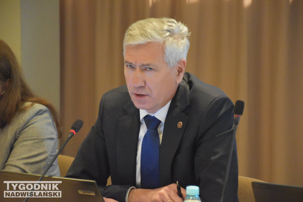 Sesja likwidacja szkół w Alfredówce i Cyganach