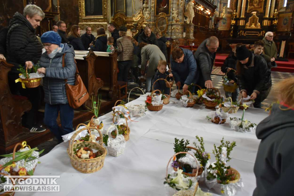 Święcenie pokarmów w sandomierskich kościołach