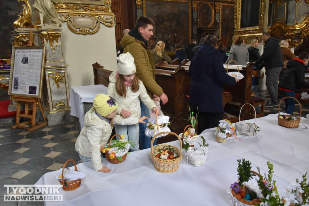 Święcenie pokarmów w sandomierskich kościołach