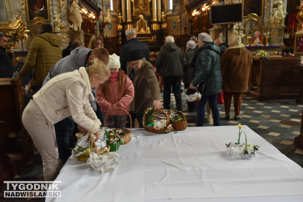Święcenie pokarmów w sandomierskich kościołach