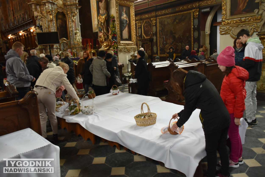 Święcenie pokarmów w sandomierskich kościołach