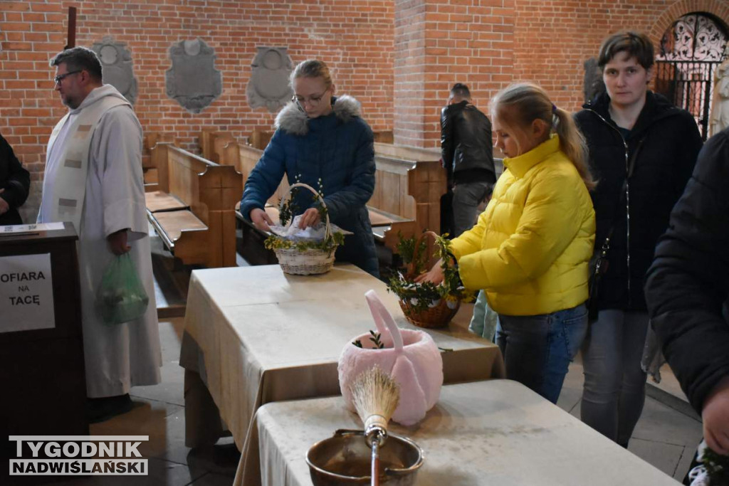 Święcenie pokarmów w sandomierskich kościołach