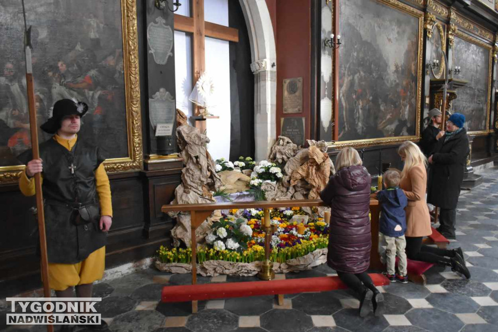Groby Pańskie w sandomierskich kościołach
