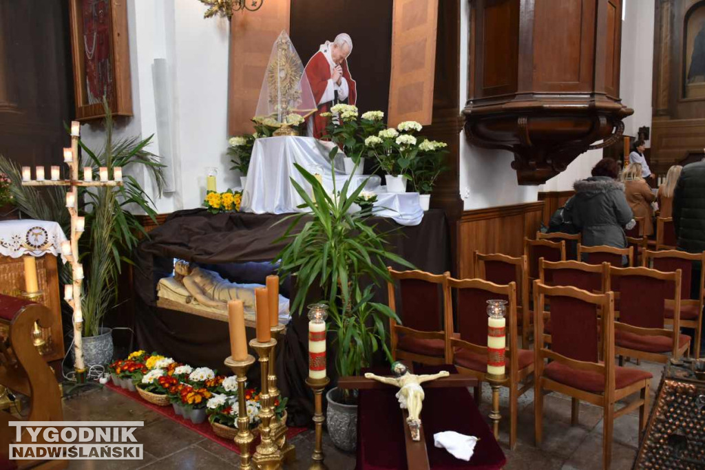 Groby Pańskie w sandomierskich kościołach