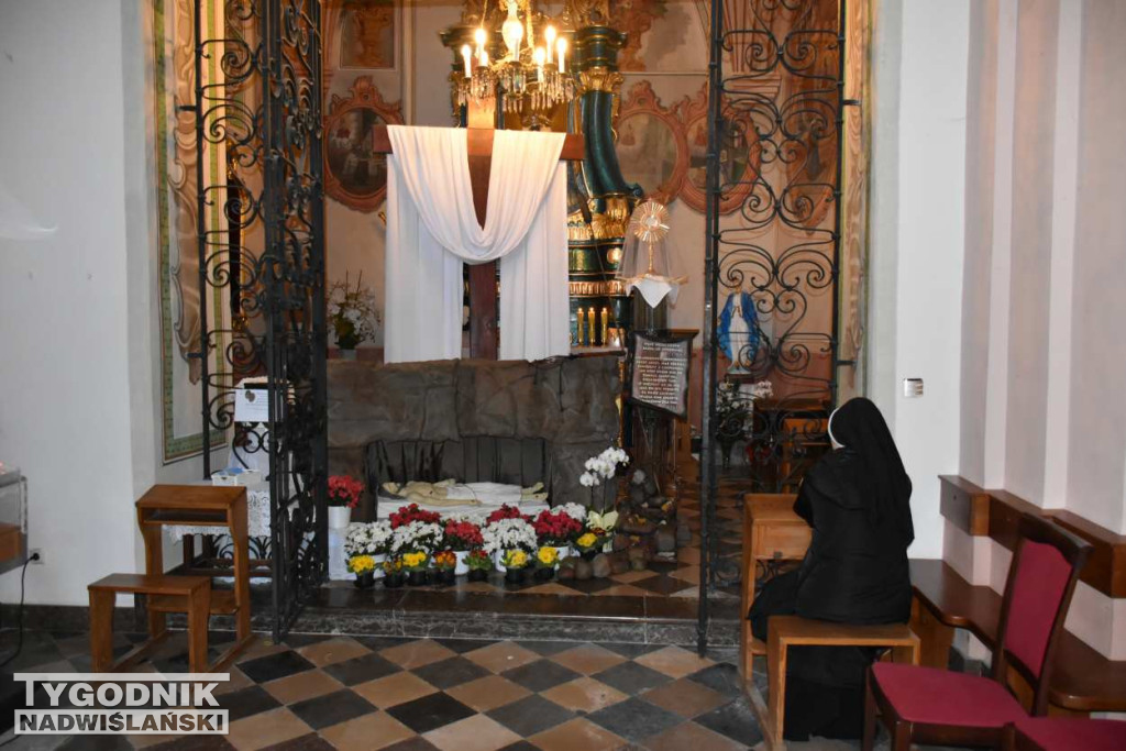 Groby Pańskie w sandomierskich kościołach