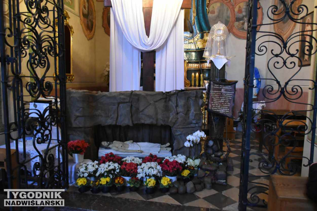 Groby Pańskie w sandomierskich kościołach
