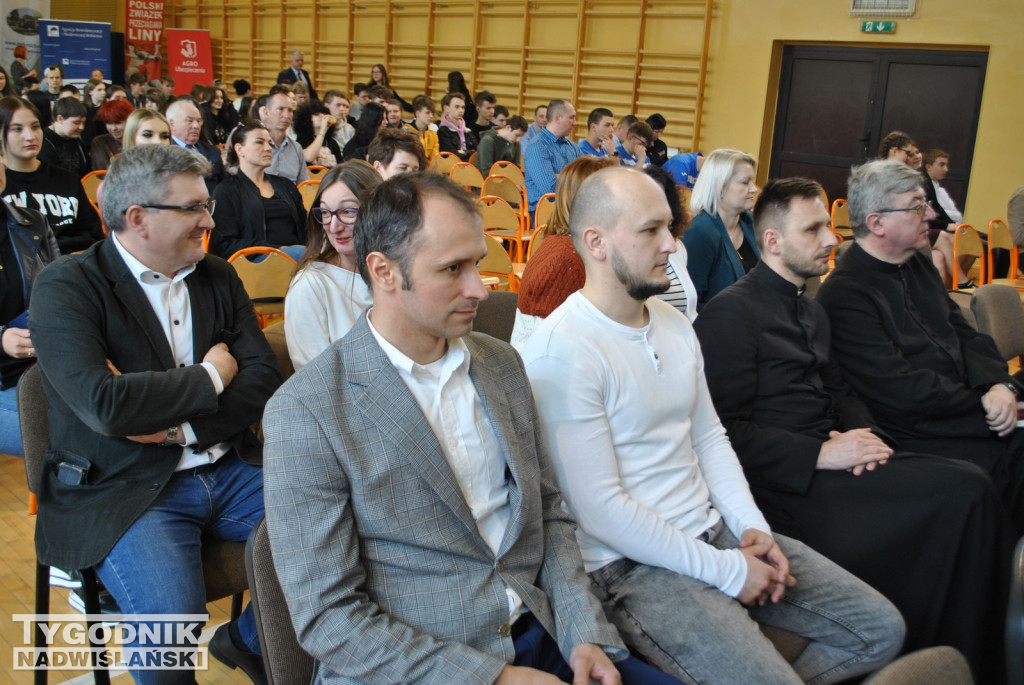 Otwarto Centrum Treningowe Przeciągania Liny