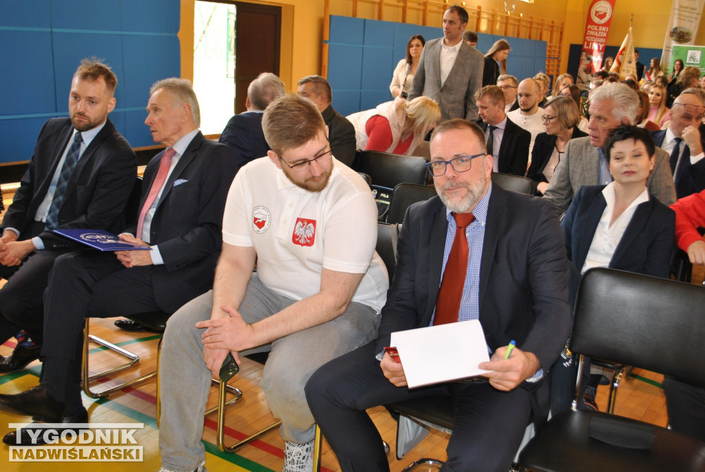 Otwarto Centrum Treningowe Przeciągania Liny