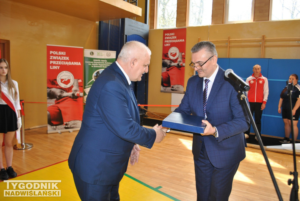 Otwarto Centrum Treningowe Przeciągania Liny