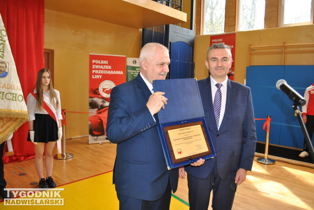 Otwarto Centrum Treningowe Przeciągania Liny