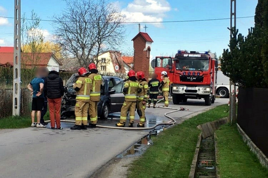Pożar samochodu na ul. Cichej w Tarnobrzegu
