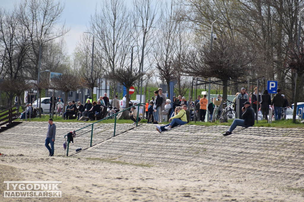 Niedziela nad Jeziorem Tarnobrzeskim - 16.04.2023