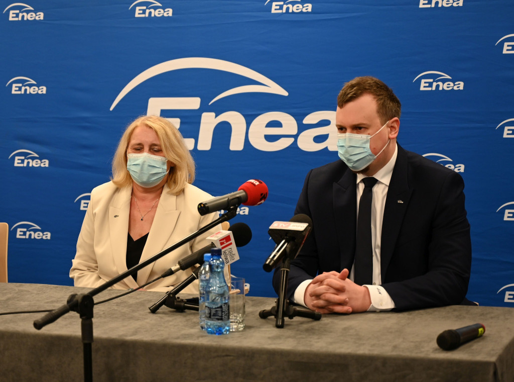 Enea przekazała karetkę dla szpitala w Staszowie