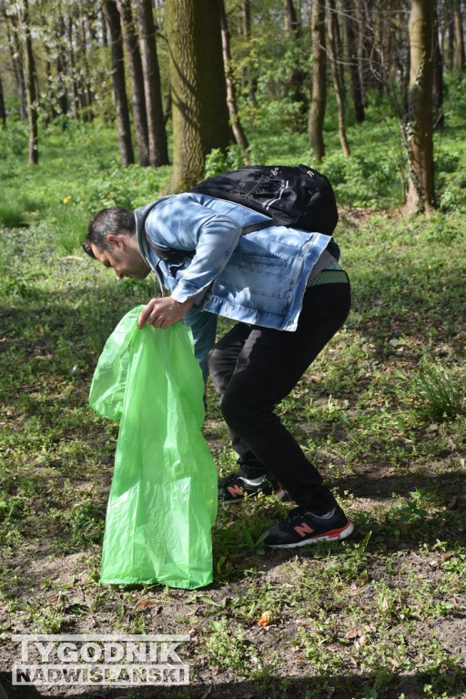 Sprzątali Tarnobrzeg z lądu i wody