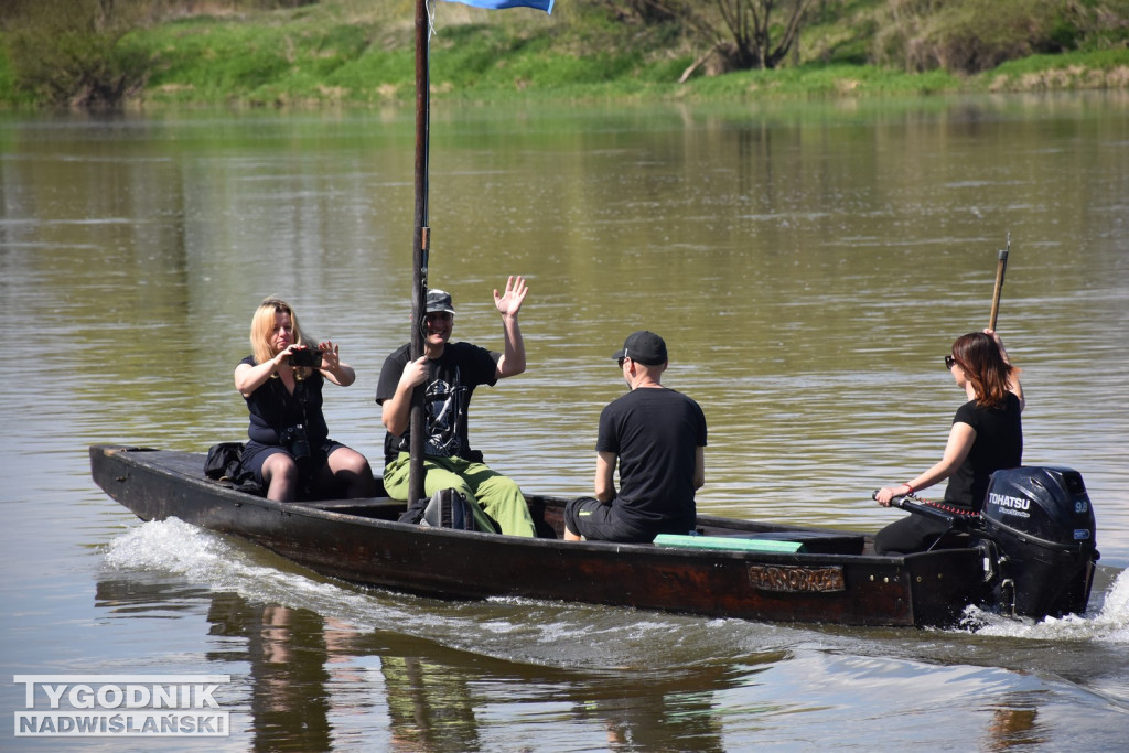 Sprzątali Tarnobrzeg z lądu i wody