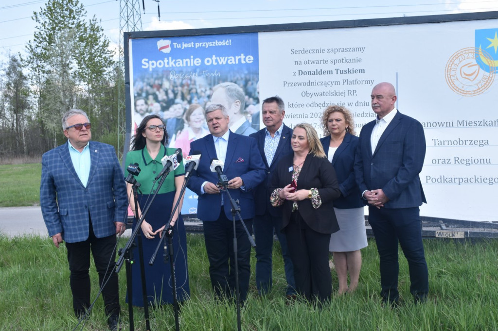 Konferencja PO w sprawie spalarni nad jeziorem