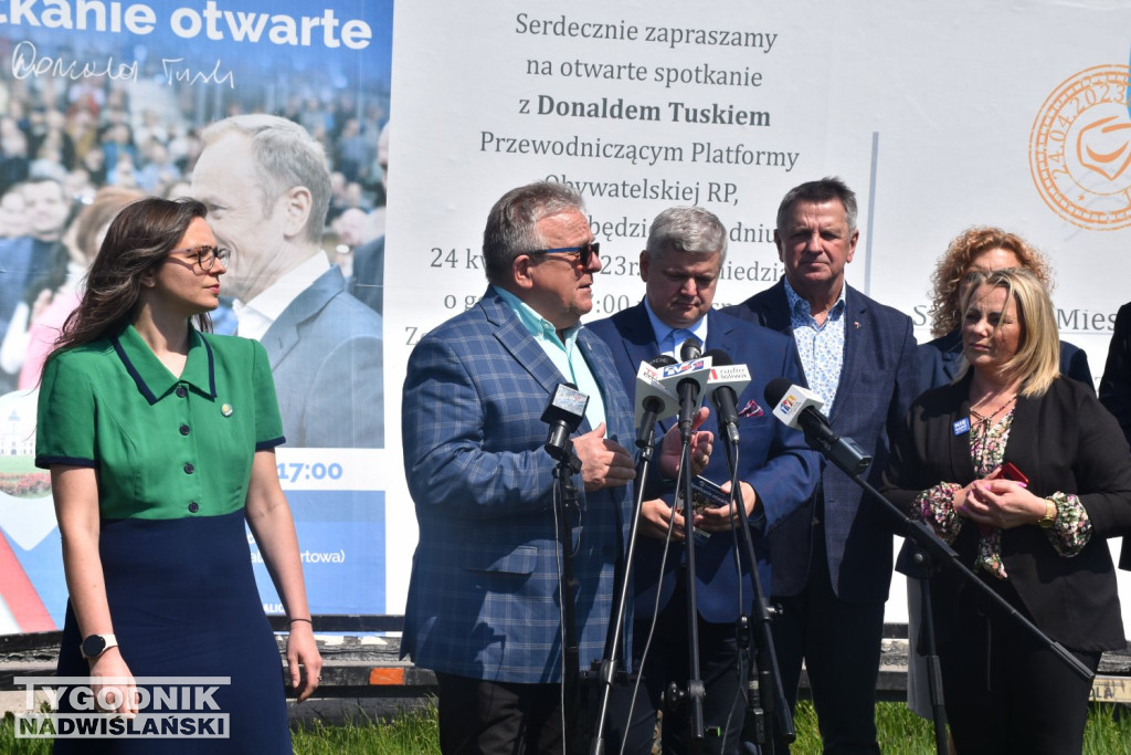 Konferencja PO w sprawie spalarni nad jeziorem