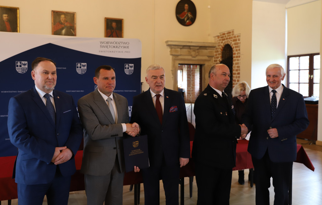 Straży otrzymali pieniądze na zakup wozów