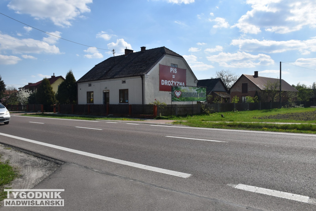 Wojna na banery w Tarnowskiej Woli