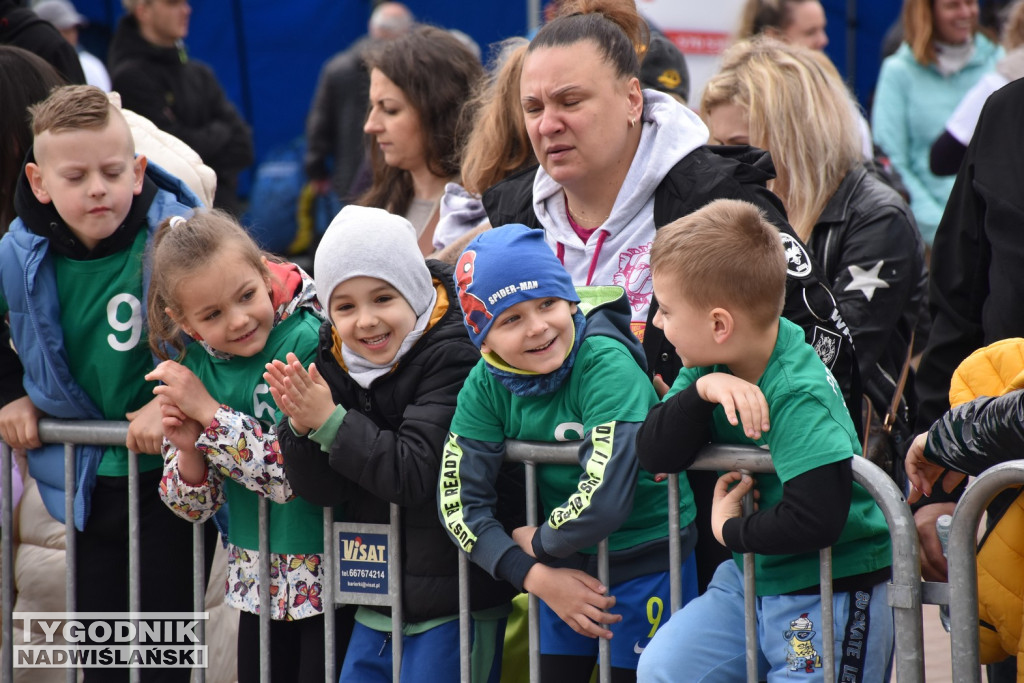 Sztafeta przedszkoli na Biegu Siarkowca w Tarnobrzegu