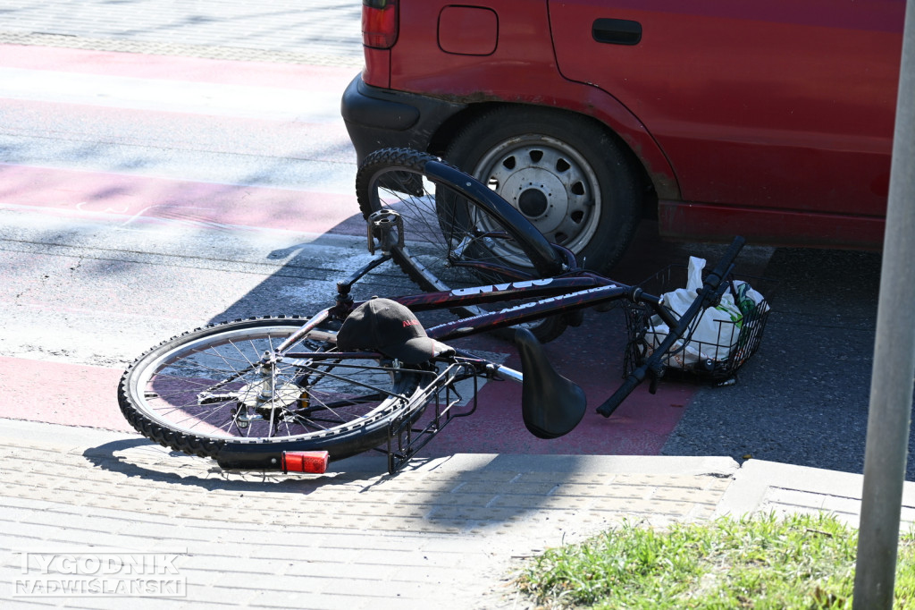 Potrącenie rowerzysty na Sikorskiego w Tarnobrzegu