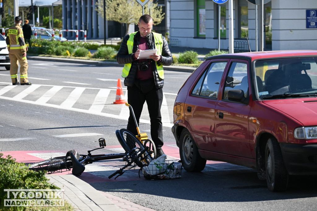 Potrącenie rowerzysty na Sikorskiego w Tarnobrzegu
