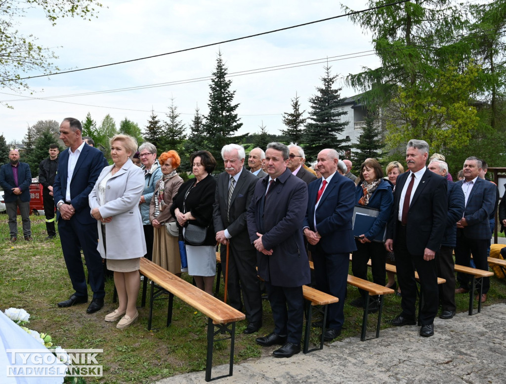 Poświęcenie odnowionej kapliczki w Wiązownicy