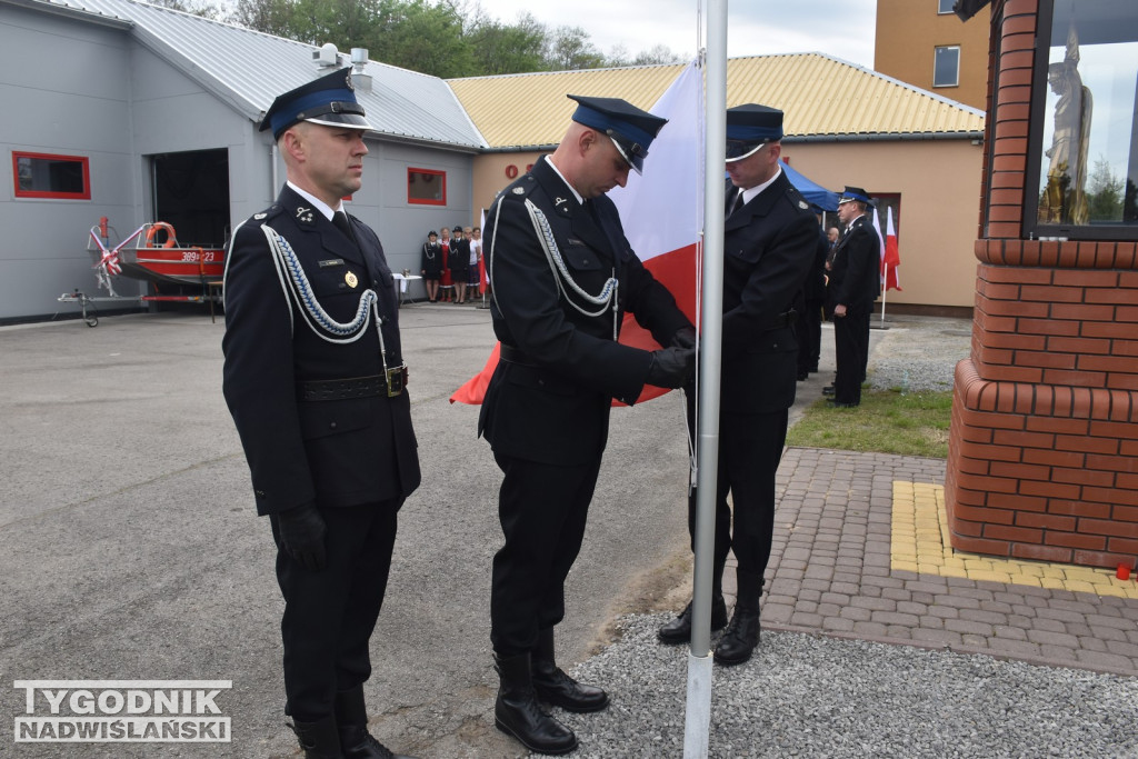 Przekazanie wozu i łodzi dla OSP Sokolniki