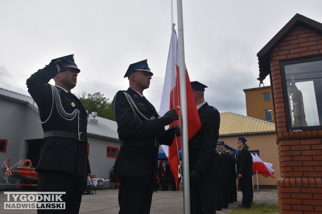 Przekazanie wozu i łodzi dla OSP Sokolniki