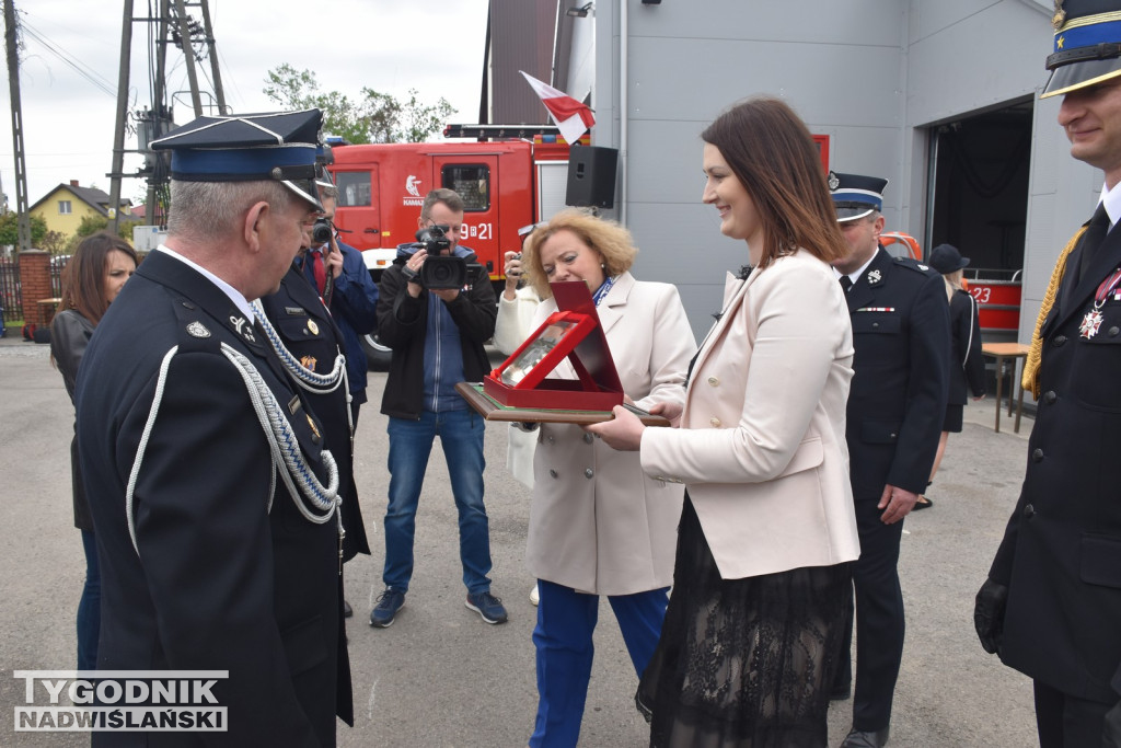 Przekazanie wozu i łodzi dla OSP Sokolniki