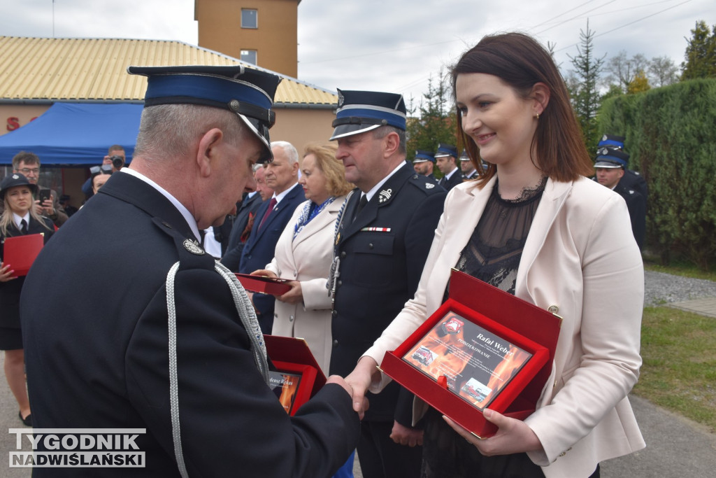 Przekazanie wozu i łodzi dla OSP Sokolniki