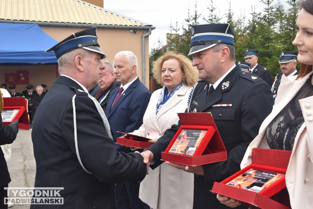 Przekazanie wozu i łodzi dla OSP Sokolniki