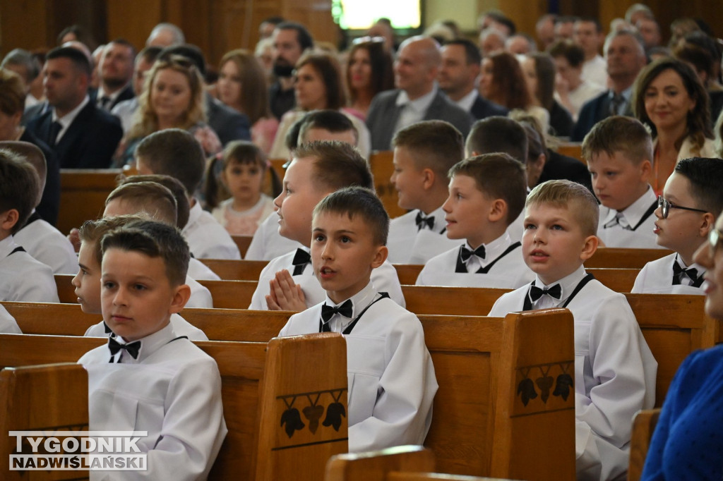 Komunia Święta dzieci z tarnobrzeskiej 