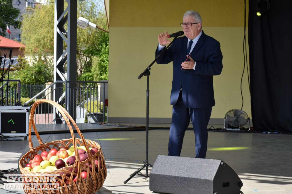 XXXIII Święto Kwitnącej Jabłoni w Samborcu