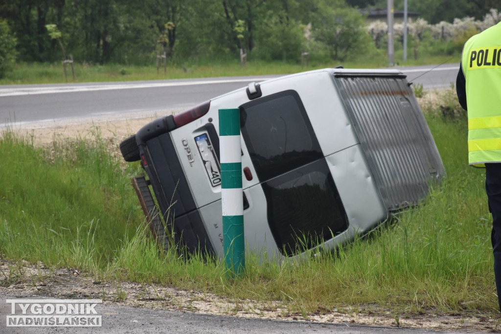 Bus w rowie na obwodnicy Tarnobrzega
