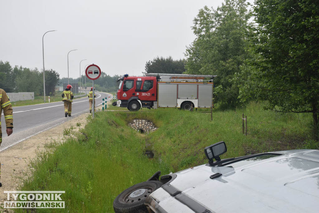 Bus w rowie na obwodnicy Tarnobrzega