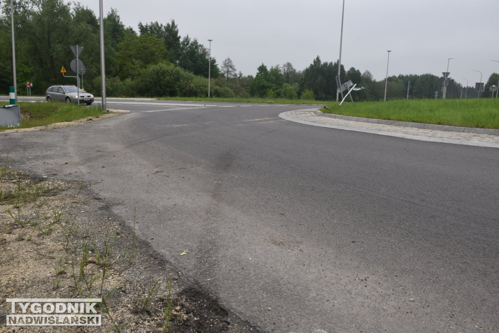 Bus w rowie na obwodnicy Tarnobrzega