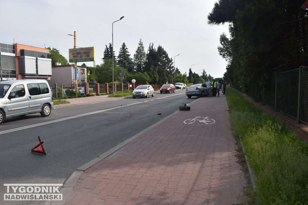 Zderzenie aut na alei Warszawskiej w Tarnobrzegu