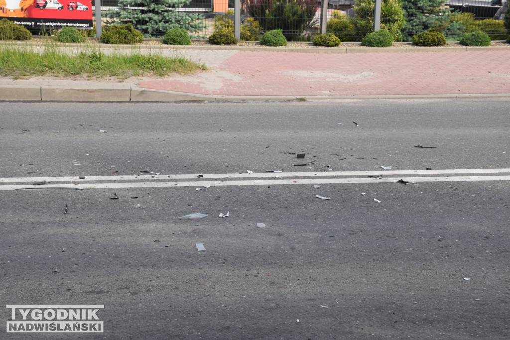 Zderzenie aut na alei Warszawskiej w Tarnobrzegu