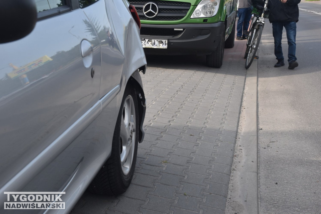 Zderzenie aut na alei Warszawskiej w Tarnobrzegu