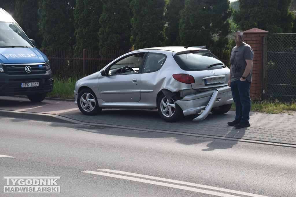 Zderzenie aut na alei Warszawskiej w Tarnobrzegu