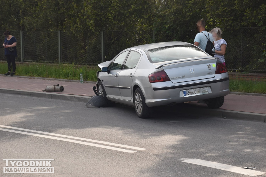 Zderzenie aut na alei Warszawskiej w Tarnobrzegu