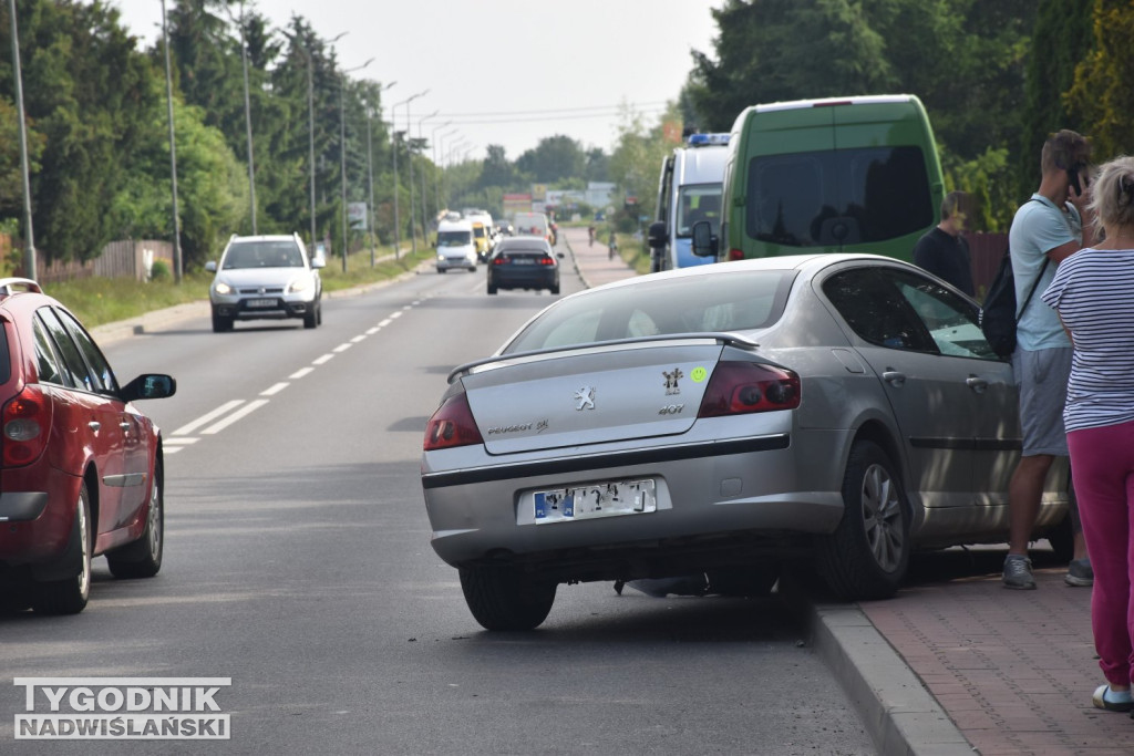 Zderzenie aut na alei Warszawskiej w Tarnobrzegu
