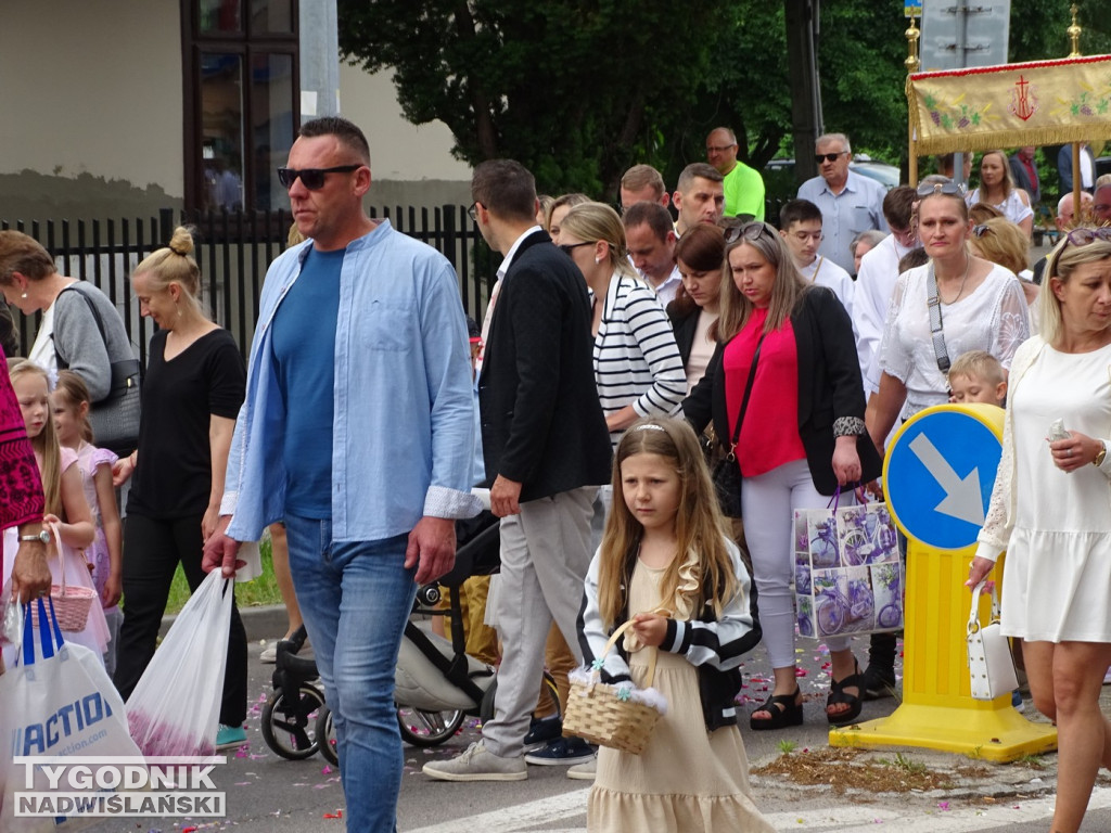 Boże Ciało w Tarnobrzegu. Procesja wyruszyła z Przywiśa