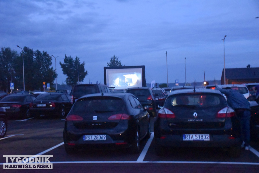 Kino samochodowe nad Jeziorem Tarnobrzeskim