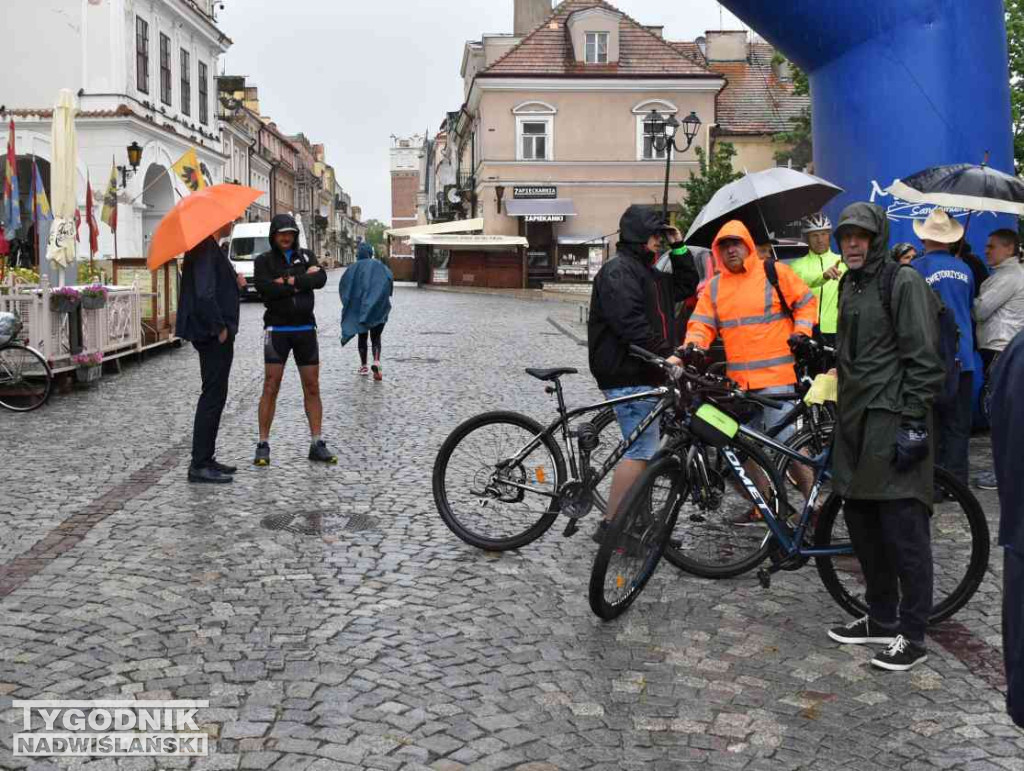 Wyruszył XIV Sandomierski Rajd Papieski