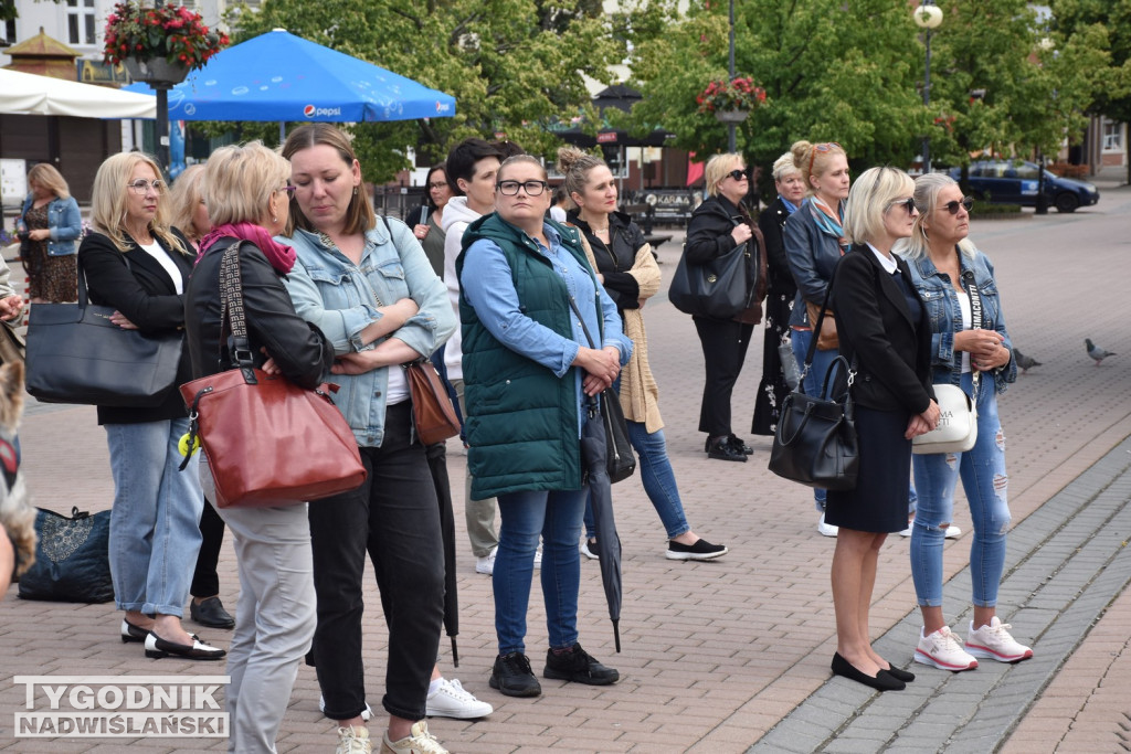 Protest na placu Bartosza Głowackiego w Tarnobrzegu