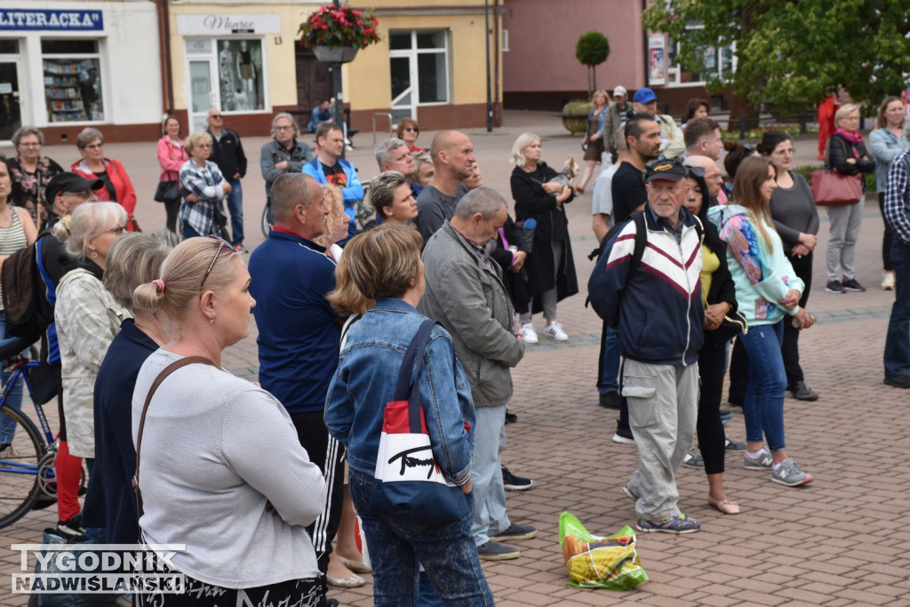 Protest na placu Bartosza Głowackiego w Tarnobrzegu