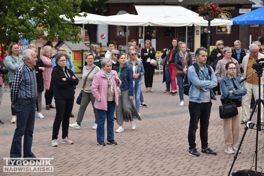 Protest na placu Bartosza Głowackiego w Tarnobrzegu